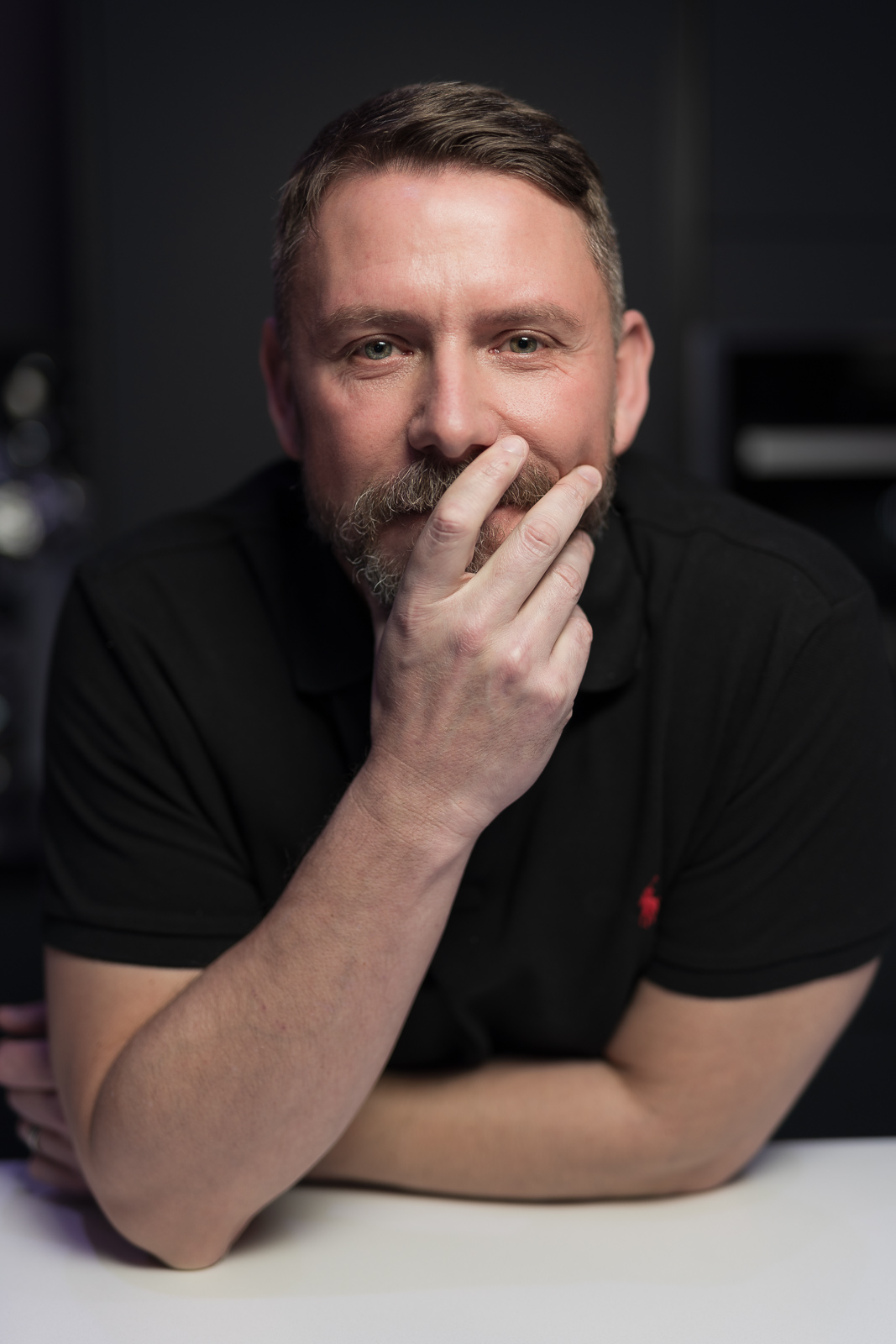 Wayne Goss portrait in editorial statement image